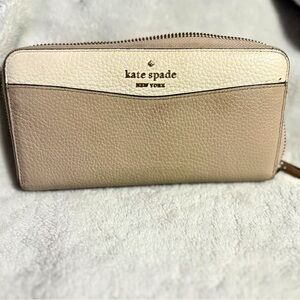 Kate Spade New York Leila Continental Wallet Pebbled Leather Beige Zip Around